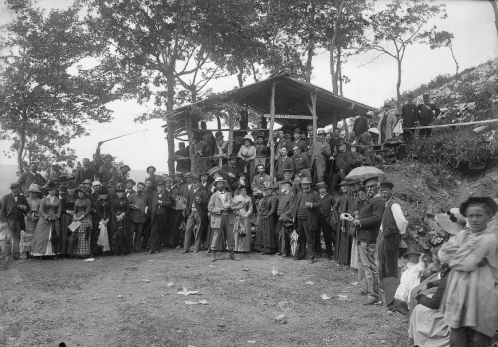 Excursion de la Société des études du Comminges aux grottes de Gargas en 1885.